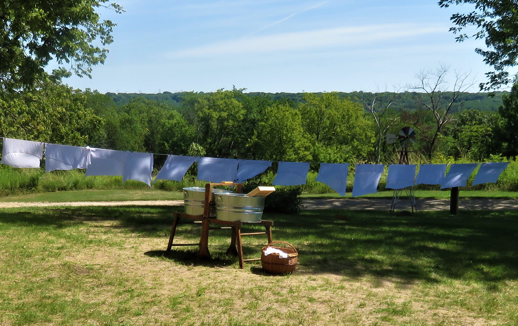 Frontier Laundry Bins and Clothesline