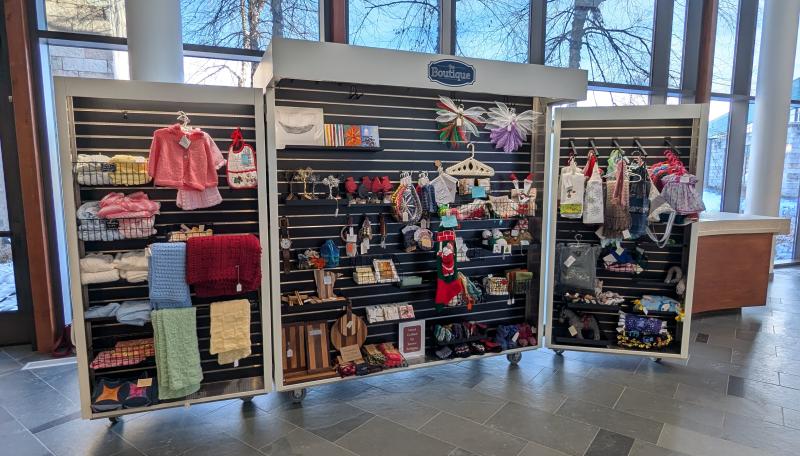 Boutique handmade crafts mobile point of sale - December 2025