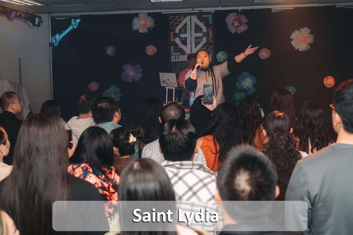 Hmong singer Saint Lydia