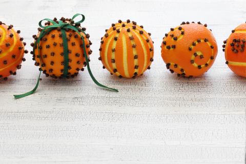 Orange clove pomander room-freshening fragrance balls